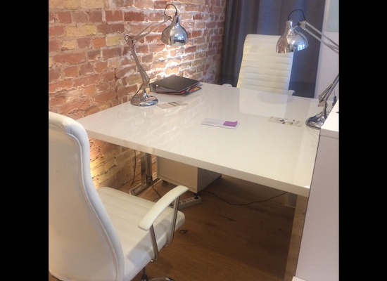 Desk to rent in beautiful office in Berlin Mitte (incl. conference room, kitchen, etc.)