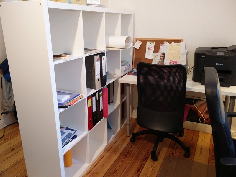 1 desk in a 2 desk office room for rent. Close to Kantstr. Relaxed atmosphere.