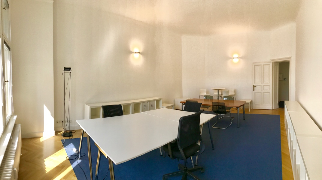 Heller Büroraum in wunderschönem Altbau direkt am Kurfürstendamm unterzuvermieten!!!