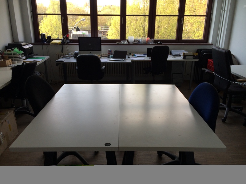 2 desks available in a bright & friendly Office in Kreuzberg