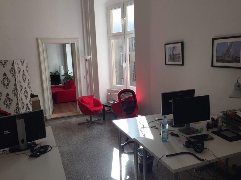 Room in shared office for 4-6 people near Möckernbrücke (Kreuzberg)