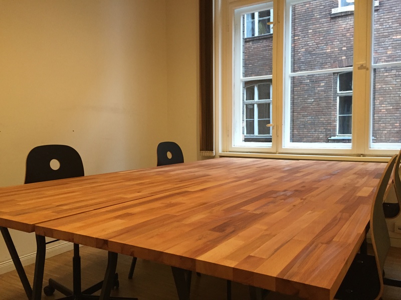 Free desks in Cringle Office // Berlin City // Meeting Room available