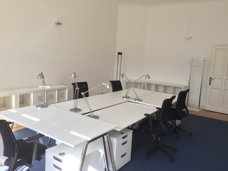 Attractive co-working spaces/desks at Ku'Damm