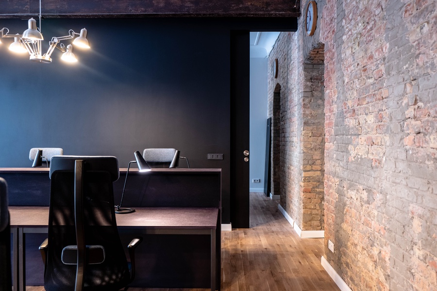 Quiet and efficient office for Team of 18 people in trendy Winskiez