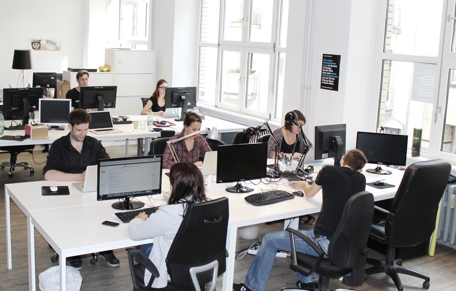 Free desks in coworking-space at Rosenthaler Platz