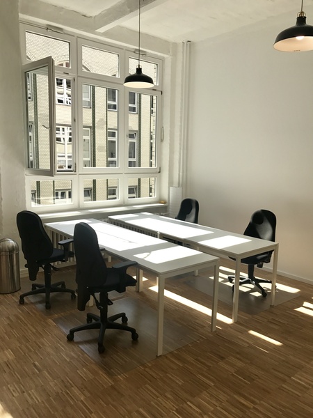 Desks to rent at Hermannplatz