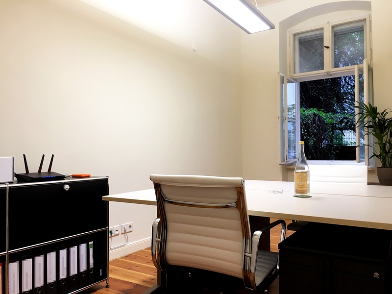 Desk / Office / Co-Working Space in kreativer Community