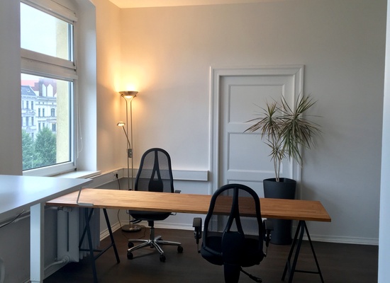 Arbeitsplatz in unserem schönen Büro in Kreuzberg