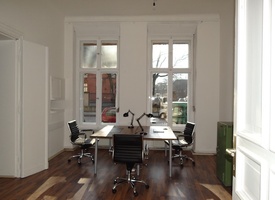 Büroarbeitsplatz in Kreuzberg in Medienbüro (Architekten, Grafiker, Designer sind ebenfalls willkommen) 