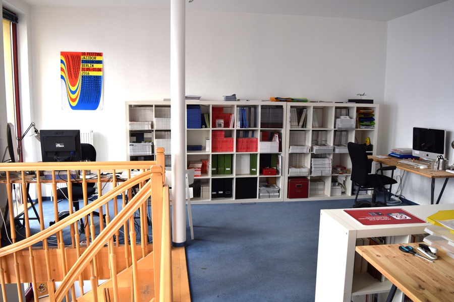 DESK: 1 desk in a 100 m² office in Berlin Mitte