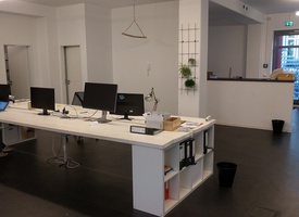 Desks in bright & hip Neukölln office