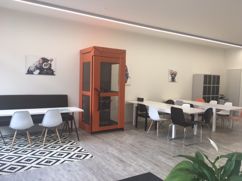 Team-Desk for four from October. 180€ per desk. all incl.