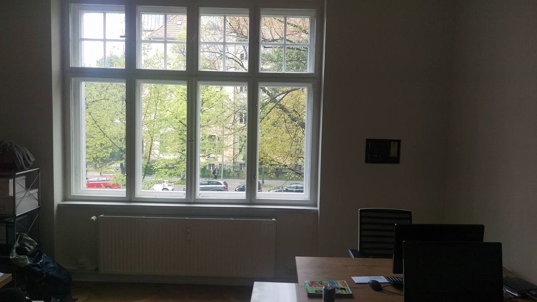 Great Room with Desk & Conference Room (Use on request) & Bathroom with Shower in B-Schmargendorf