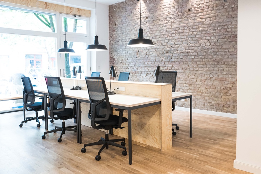 New & modern office in Prenzlauer Berg: one room (12 desks) or separate desks to rent