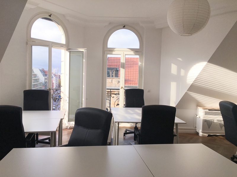 Beautiful, bright shared office in Mitte