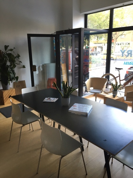 Available office space in Young Berliner Start-Up Design Agency