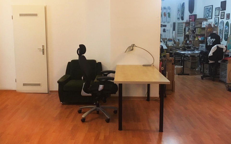 Creative studio – desk space available